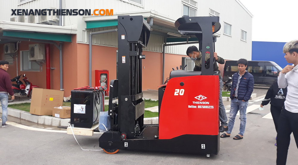 Xe nâng Reach Truck ngồi lái 2 tấn 12 Xe nâng Reach Truck ngồi lái 2 tấn