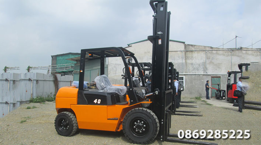 Xe nâng dầu 4 tấn 9 Xe nâng dầu 4 tấn dòng A Seriel