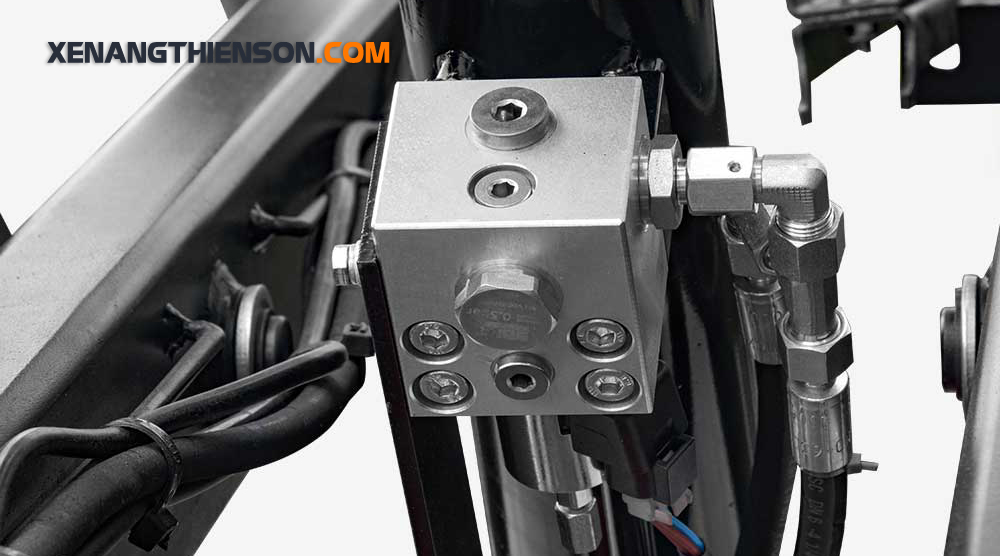 Xe nâng người cắt kéo tự hành mini 60XEND - Nâng 6 mét 13 Van chống nổ trên xe nâng người 60XEND