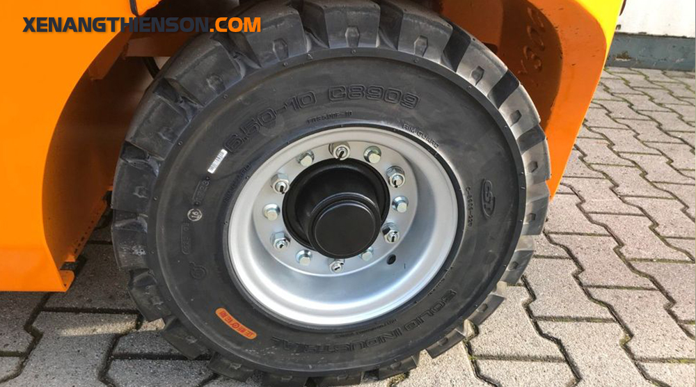 Xe nâng điện 3.8 tấn Lithium - Dòng XE 10 Lốp sau xe nâng điện 3.8 tấn Lithium Hangcha