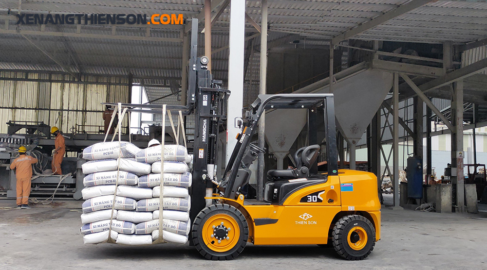Xe nâng xi măng 22 Xe nâng xi măng phân phối tại Thiên Sơn