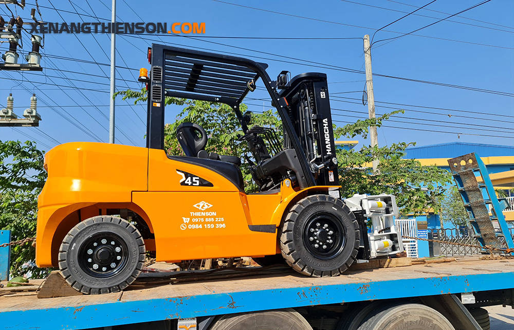 Xe nâng kẹp giấy 11 Xe nâng kẹp giấy do Thiên Sơn phân phối